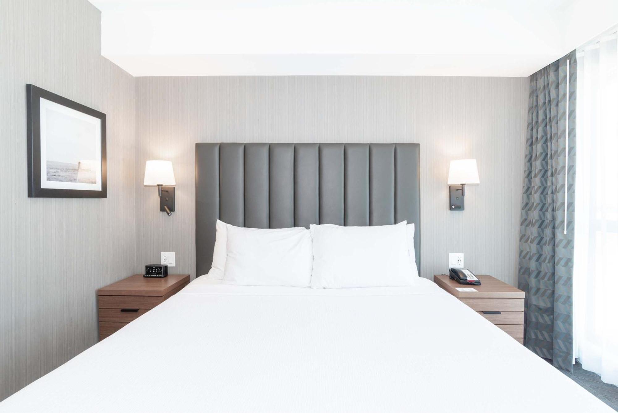 Sandman Signature South Hotel 4*